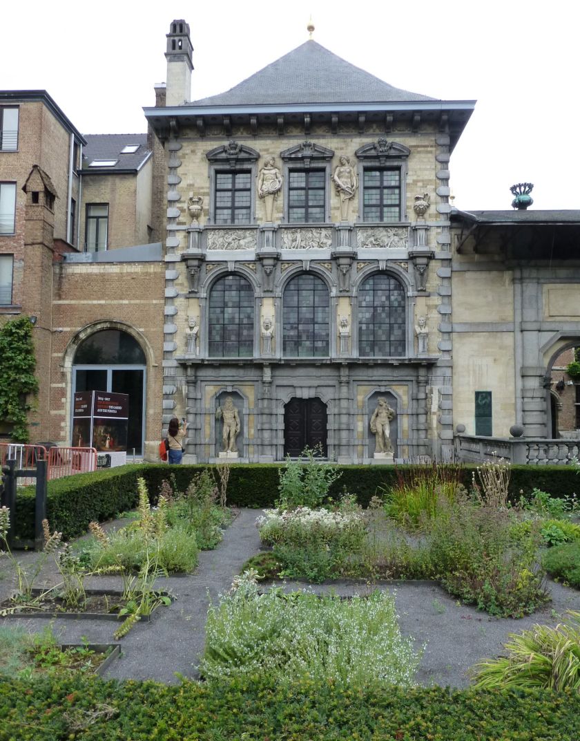 Antwerp in 100 Words or Less | The Alternative Atlas